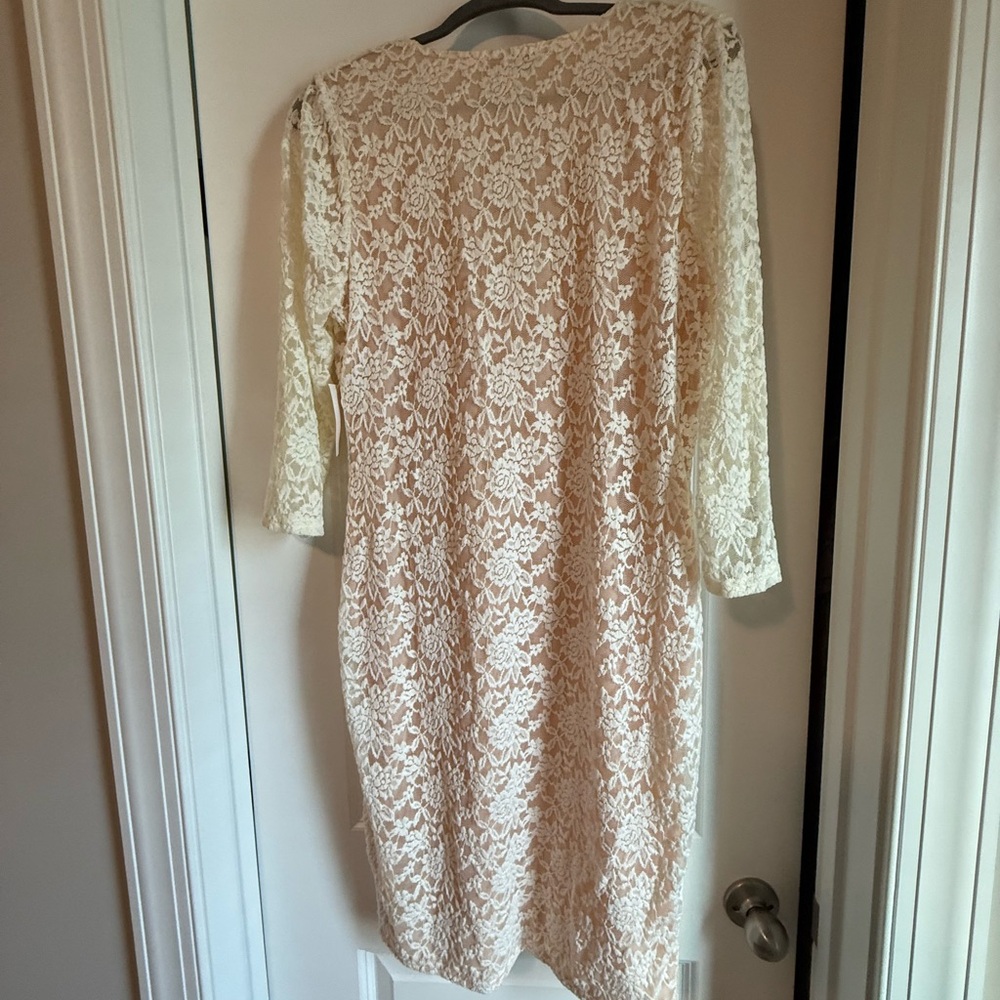 NWT Venus Cream Lace Cocktail Dress - Picture 3 of 5